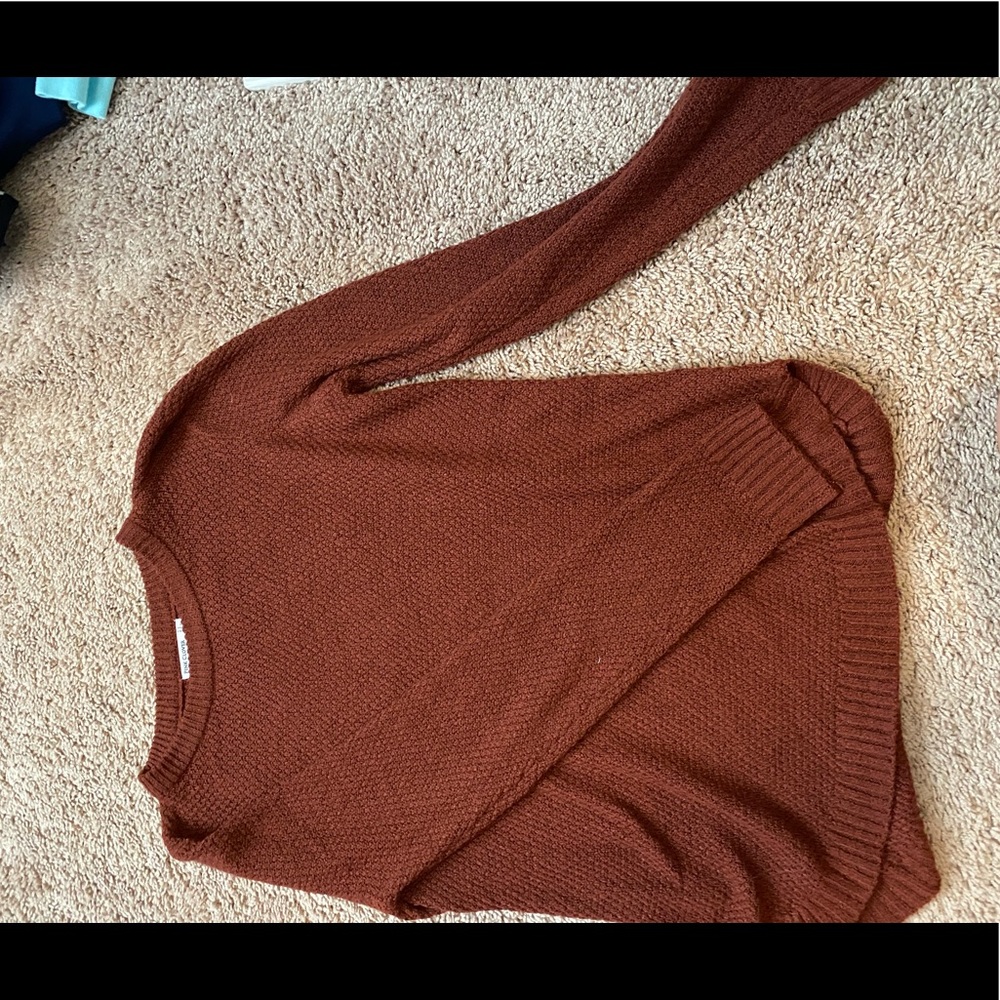 Pink clover Burgundy  sweater